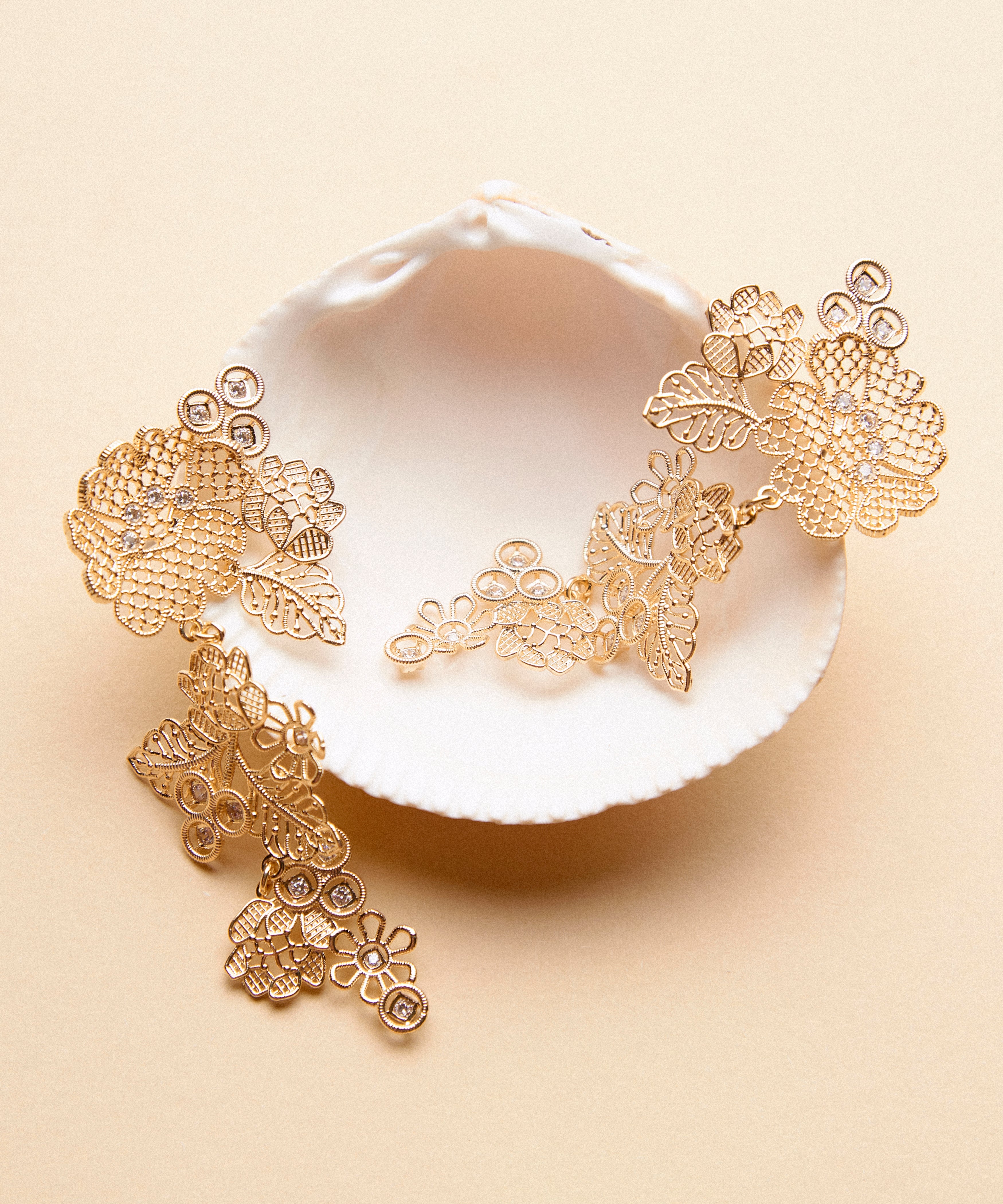 GOLD THREAD