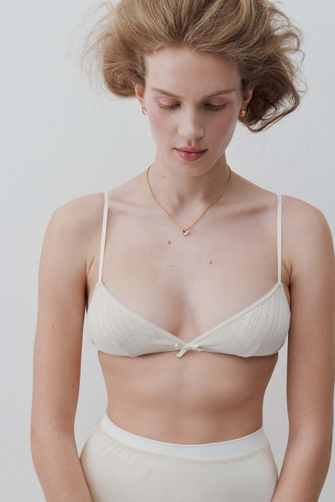 Light Pink Diamantine Fine Necklace with Heart-Shaped Stone