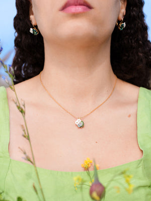 Daisies Parterre Pendant Necklace