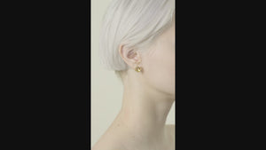 
            
                Load and play video in Gallery viewer, Apricot Pink Diamantine Square Stone Post Earrings
            
        