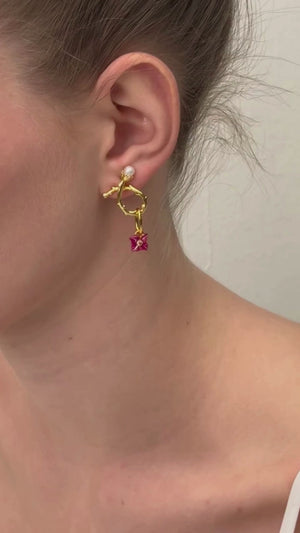 
            
                Load and play video in Gallery viewer, Hydrangea Pendant - Discovery and Generosity
            
        