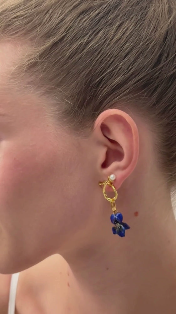 
            
                Load and play video in Gallery viewer, Vincent&amp;#39;s Iris Pendant - Magnetism and Knowledge
            
        