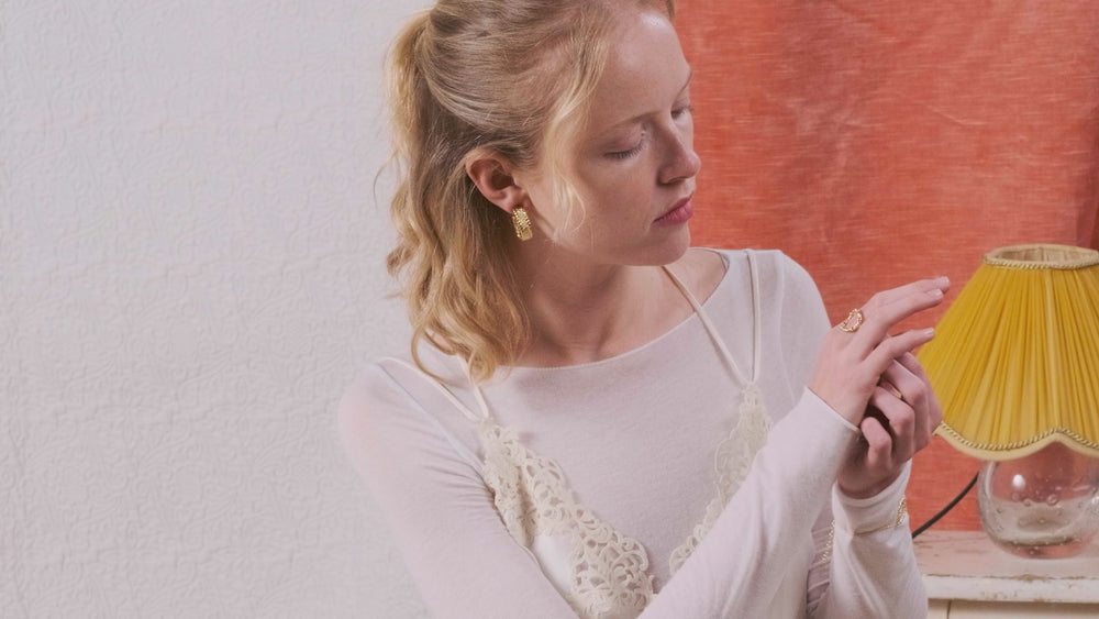 
            
                Load and play video in Gallery viewer, Woven Wicker Post Hoop Earrings
            
        