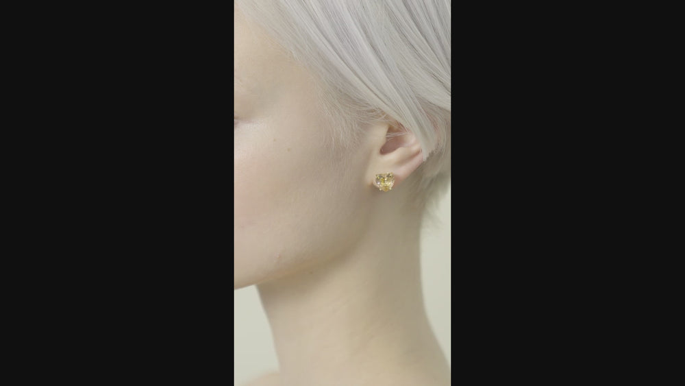
            
                Load and play video in Gallery viewer, Apricot Pink Diamantine Heart Post Earrings
            
        