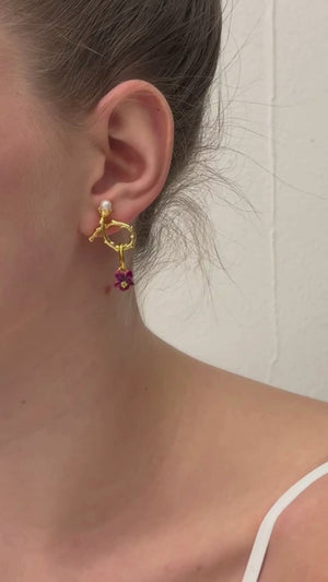 
            
                Load and play video in Gallery viewer, Violet Pendant - Dreamlike and Sensual
            
        