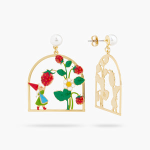 
            
                Load image into Gallery viewer, Strawberry Picking Post Earrings
            
        