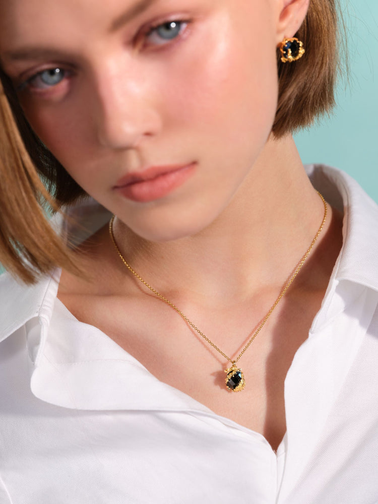 
            
                Load image into Gallery viewer, Patchouli Flower and Black Faceted Glass Pendant Necklace
            
        