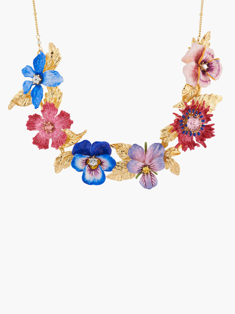 
            
                Load image into Gallery viewer, Thousand Pansies Winter&amp;#39;s flower and golden leaves collar necklace
            
        