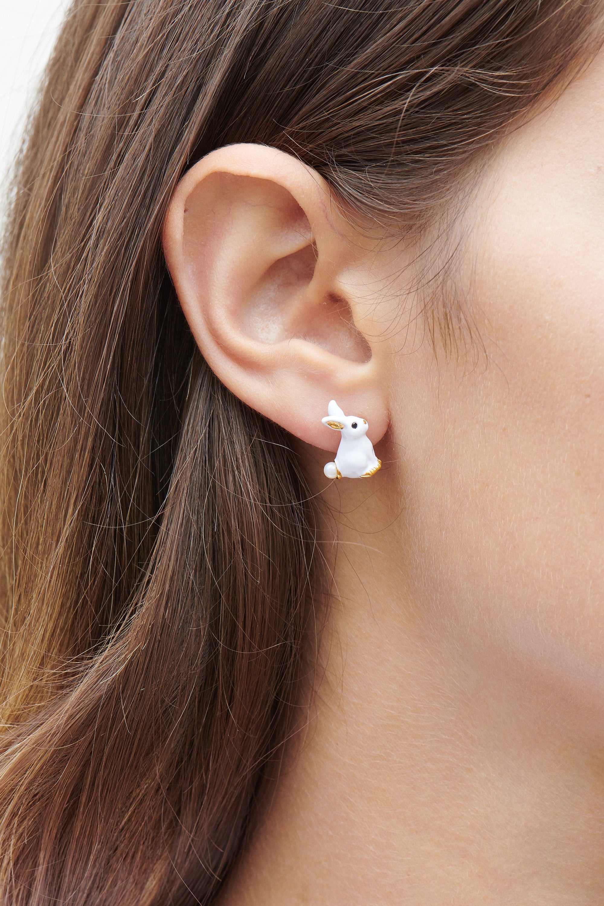 ENCHANTED ENCOUNTER Bunny and Mother-of-Pearl Stud Earrings – Les